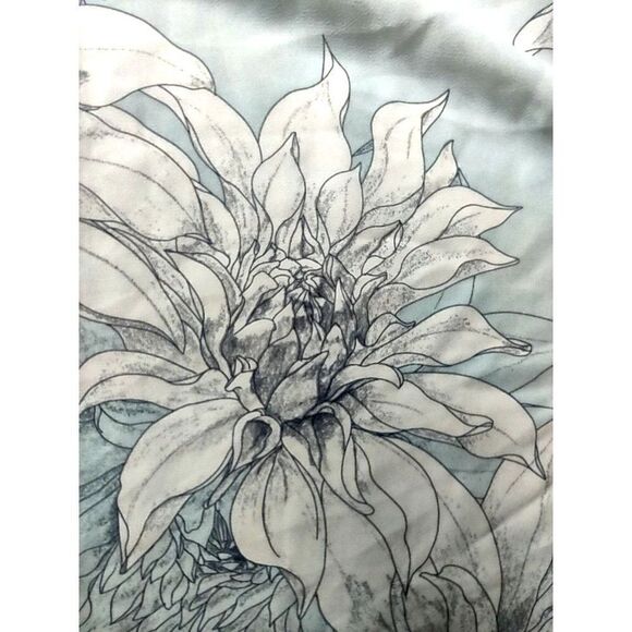 Vince Camuto Light Green and Cream Floral Blouse Size 1X - Picture 9 of 11